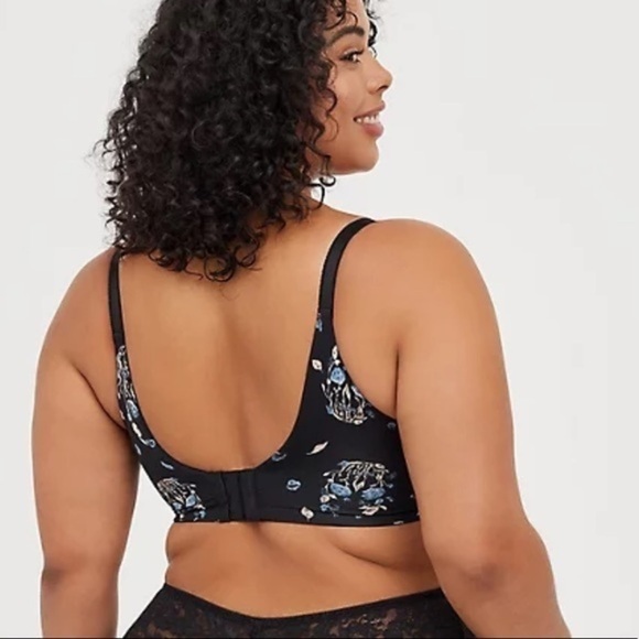 TORRID FULL COVERAGE BALCONETTE BRA - FLORAL SKULL BLACK W/360° BACK SMOOTHING - Picture 5 of 8